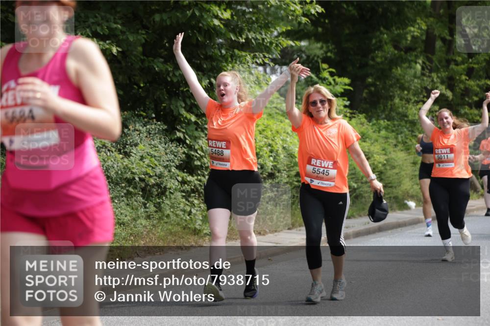 15.06.2025 - REWE Women's Run Jannik Wohlers http://msf.ph/oto/7938715 15.06.2025 10:14:33 Laufen 5624, 5488, 5545, 5011 meine-sportfotos.de