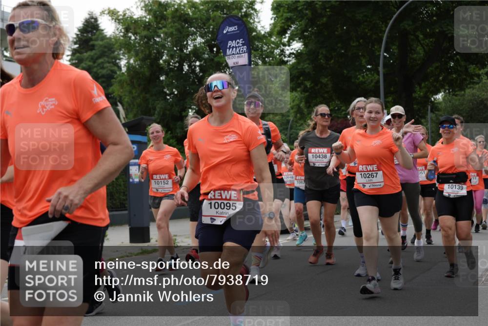 15.06.2025 - REWE Women's Run Jannik Wohlers http://msf.ph/oto/7938719 15.06.2025 08:27:19 Laufen 06, 00, 10152, 10095, 10648, 1082, 10438, 10267, 051, 211, 10139 meine-sportfotos.de