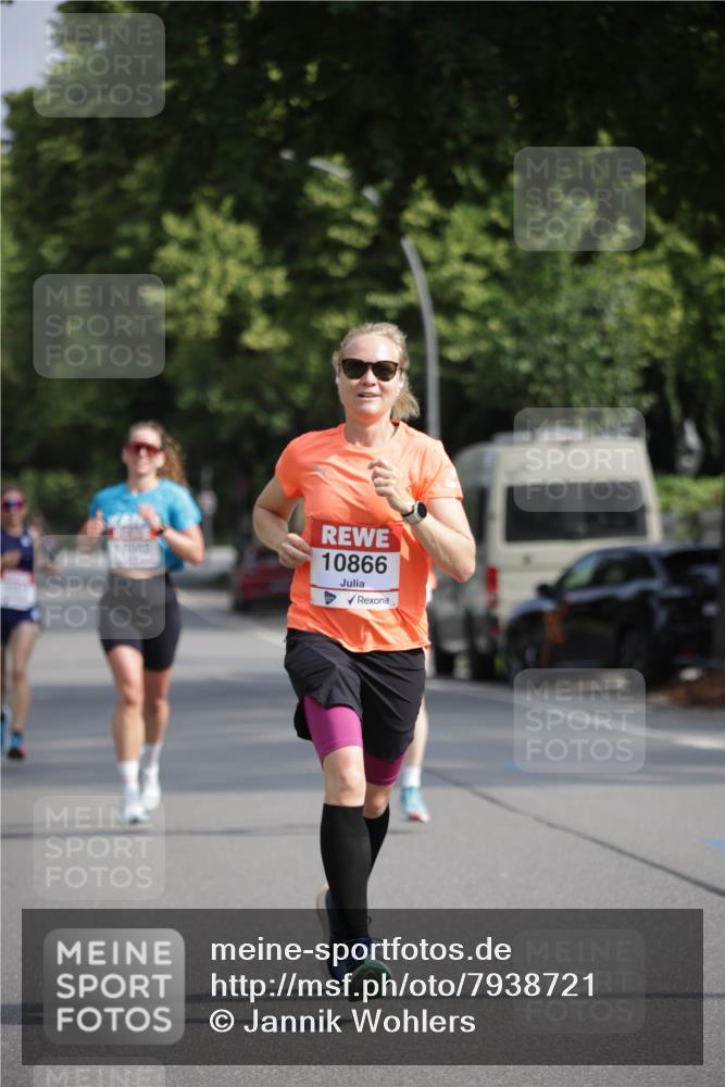 15.06.2025 - REWE Women's Run Jannik Wohlers http://msf.ph/oto/7938721 15.06.2025 08:44:16 Laufen 10866 meine-sportfotos.de