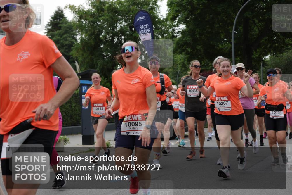 15.06.2025 - REWE Women's Run Jannik Wohlers http://msf.ph/oto/7938727 15.06.2025 08:27:19 Laufen 10152, 06, 00, 10095, 7, 10648, 1082, 10438, 10267, 951, 10139, 211 meine-sportfotos.de