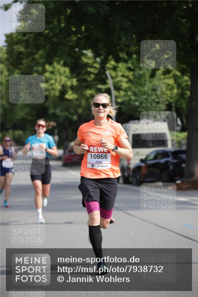 15.06.2025 - REWE Women's Run Jannik Wohlers http://msf.ph/oto/7938732 15.06.2025 08:44:17 Laufen 10866 meine-sportfotos.de
