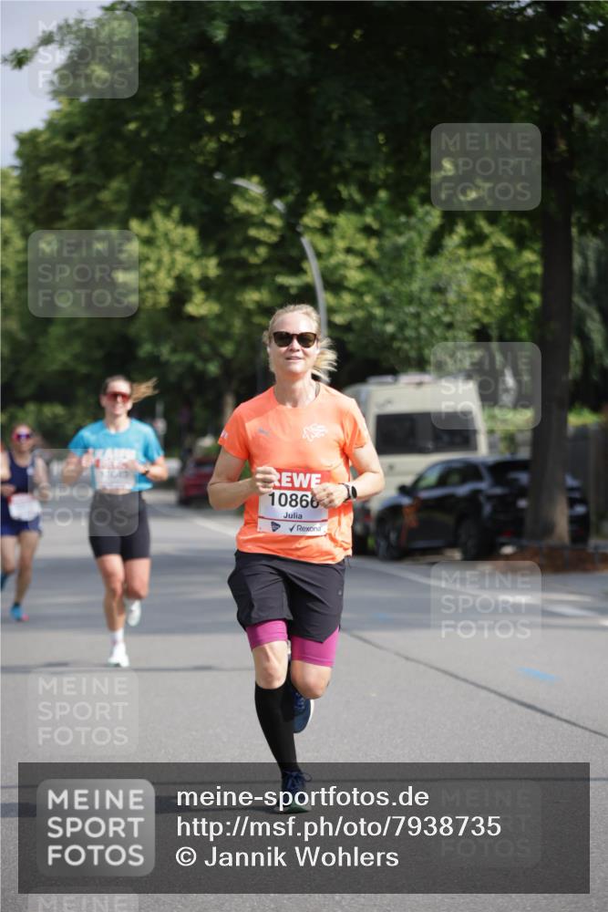 15.06.2025 - REWE Women's Run Jannik Wohlers http://msf.ph/oto/7938735 15.06.2025 08:44:17 Laufen 10866 meine-sportfotos.de