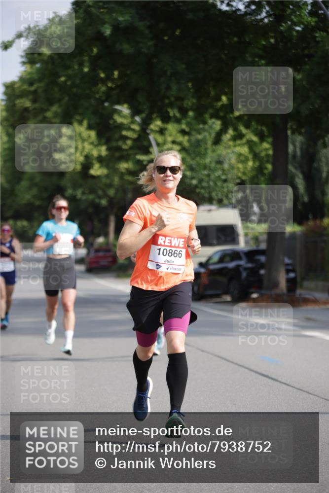 15.06.2025 - REWE Women's Run Jannik Wohlers http://msf.ph/oto/7938752 15.06.2025 08:44:17 Laufen 10866 meine-sportfotos.de