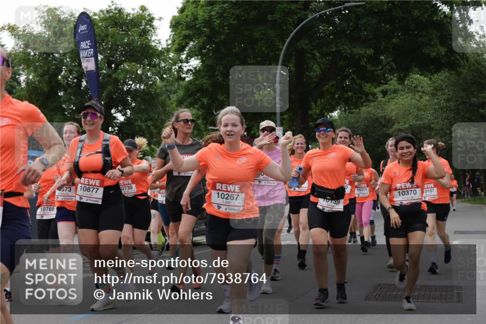 15.06.2025 - REWE Women's Run Jannik Wohlers http://msf.ph/oto/7938764 15.06.2025 08:27:20 Laufen 10788, 00, 573, 10877, 0730, 10, 10267, 39, 10211, 10370, 0107 meine-sportfotos.de
