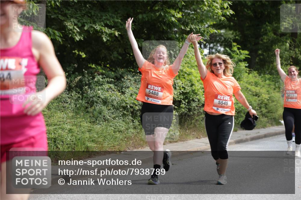 15.06.2025 - REWE Women's Run Jannik Wohlers http://msf.ph/oto/7938789 15.06.2025 10:14:33 Laufen 84, 5488, 5545, 5011 meine-sportfotos.de