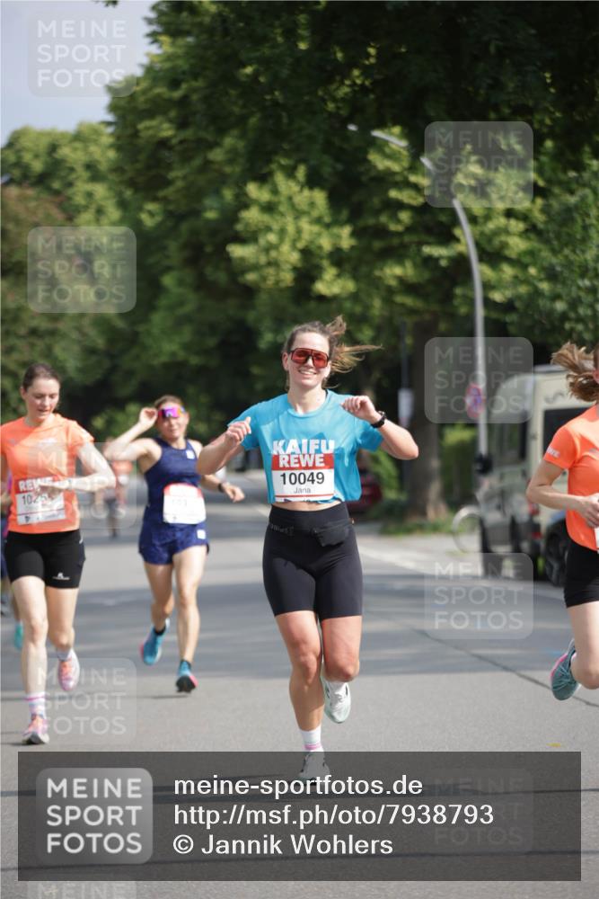 15.06.2025 - REWE Women's Run Jannik Wohlers http://msf.ph/oto/7938793 15.06.2025 08:44:18 Laufen 10049 meine-sportfotos.de