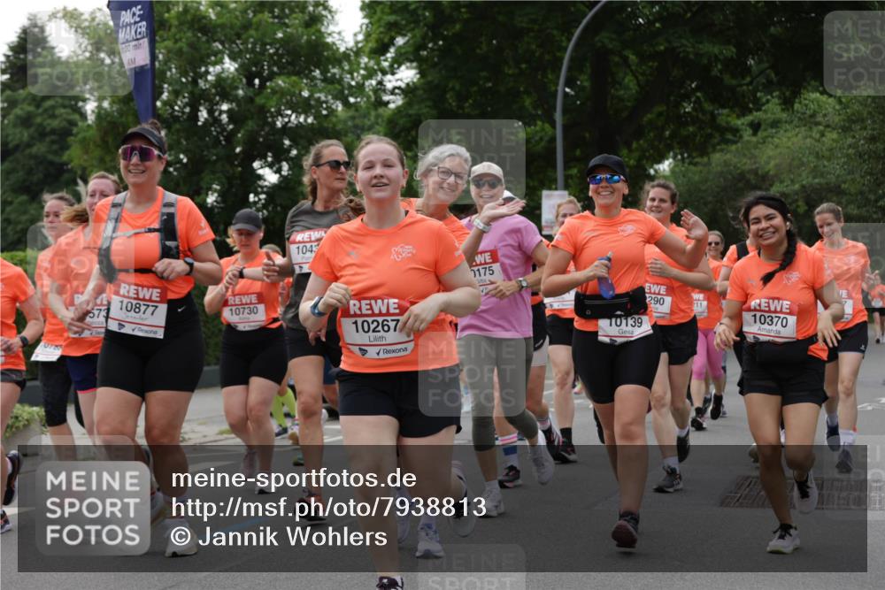15.06.2025 - REWE Women's Run Jannik Wohlers http://msf.ph/oto/7938813 15.06.2025 08:27:20 Laufen 00, 573, 10877, 10730, 1043, 10267, 0175, 290, 211, 10370, 10139 meine-sportfotos.de