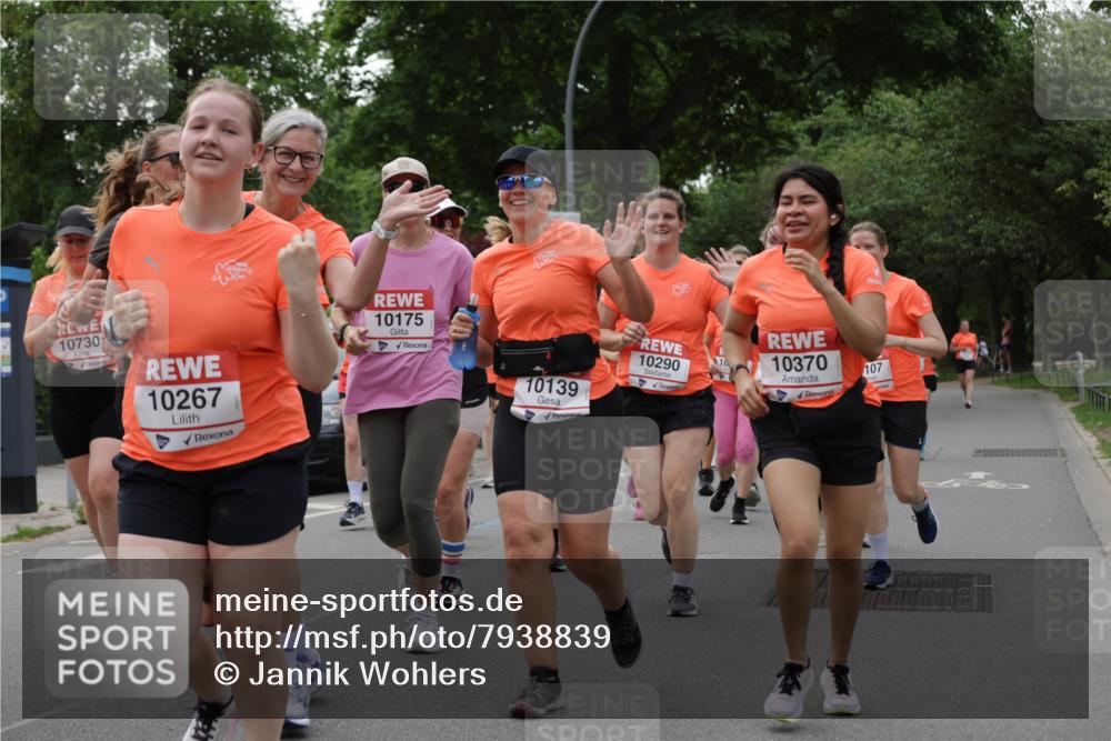 15.06.2025 - REWE Women's Run Jannik Wohlers http://msf.ph/oto/7938839 15.06.2025 08:27:21 Laufen 10730, 10267, 10175, 10139, 10290, 10, 10370, 107 meine-sportfotos.de