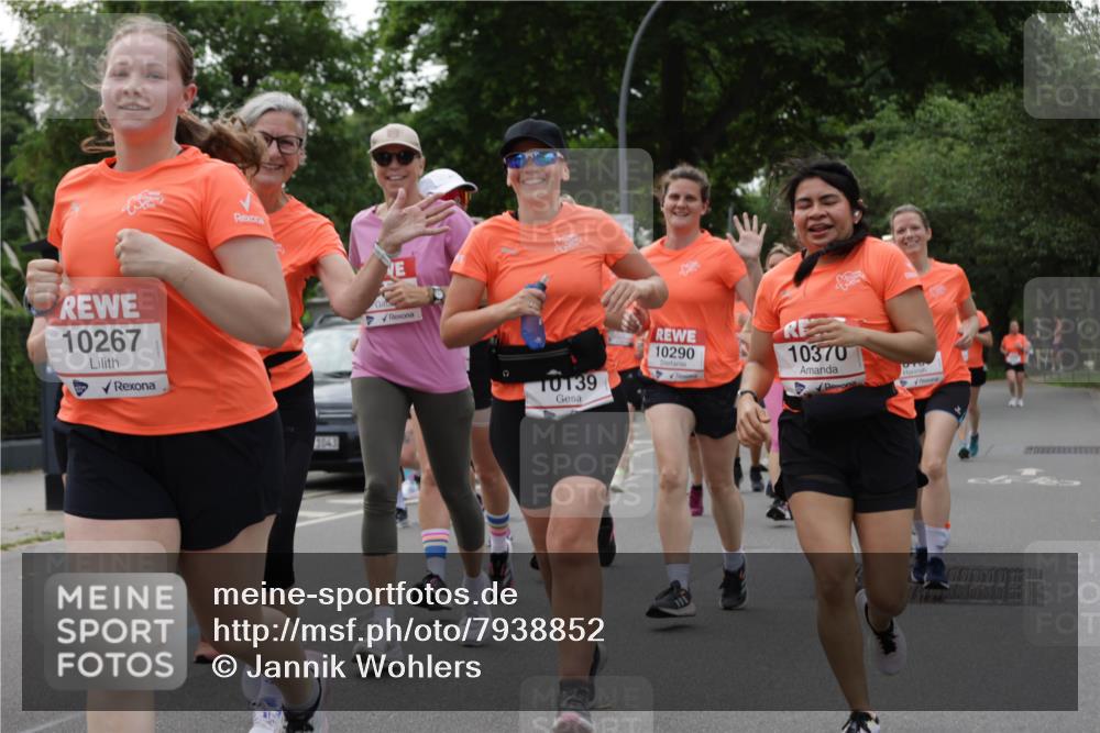 15.06.2025 - REWE Women's Run Jannik Wohlers http://msf.ph/oto/7938852 15.06.2025 08:27:21 Laufen 10267, 1043, 10139, 10290, 10370, 679 meine-sportfotos.de
