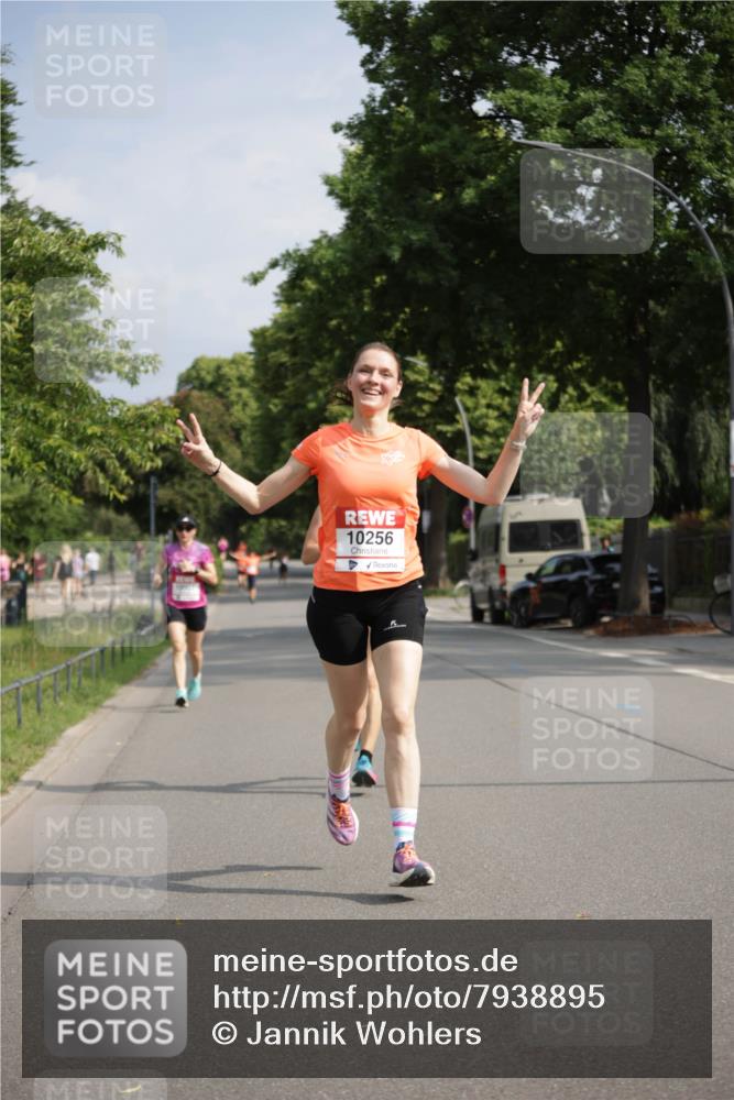 15.06.2025 - REWE Women's Run Jannik Wohlers http://msf.ph/oto/7938895 15.06.2025 08:44:21 Laufen 10256 meine-sportfotos.de