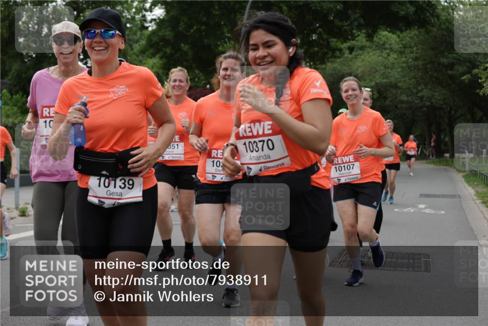 15.06.2025 - REWE Women's Run Jannik Wohlers http://msf.ph/oto/7938911 15.06.2025 08:27:21 Laufen 10, 10139, 051, 10, 10370, 10107 meine-sportfotos.de