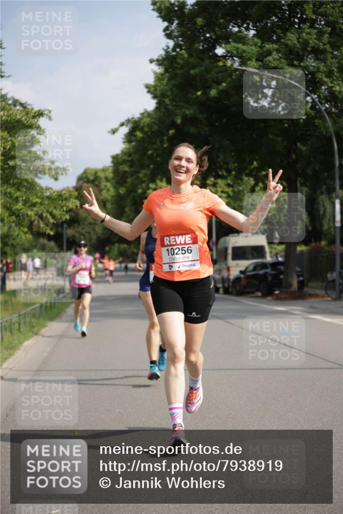 15.06.2025 - REWE Women's Run Jannik Wohlers http://msf.ph/oto/7938919 15.06.2025 08:44:21 Laufen 10256 meine-sportfotos.de