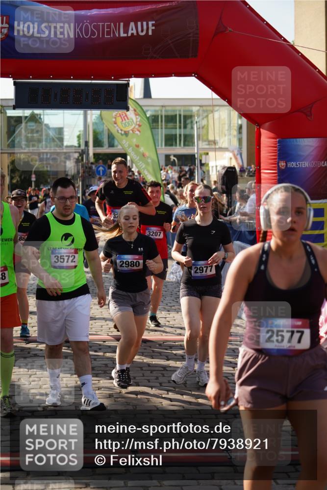 13.06.2025 - Holstenköstenlauf Felixshl http://msf.ph/oto/7938921 13.06.2025 18:05:57 Laufen 2102, 2206, 2445, 2659, 2954, 2963, 2977, 2980, 3200, 3207, 3266, 3572 meine-sportfotos.de