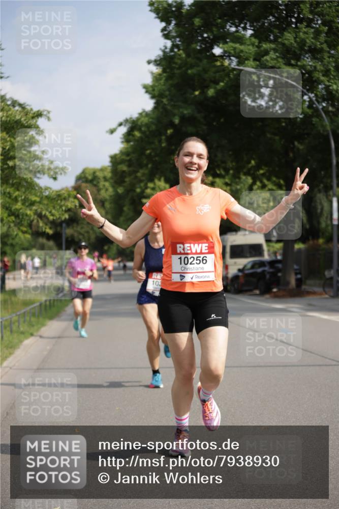 15.06.2025 - REWE Women's Run Jannik Wohlers http://msf.ph/oto/7938930 15.06.2025 08:44:21 Laufen 10256 meine-sportfotos.de