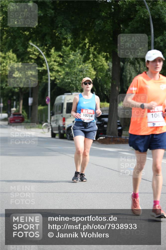 15.06.2025 - REWE Women's Run Jannik Wohlers http://msf.ph/oto/7938933 15.06.2025 09:57:00 Laufen 10254, 1061 meine-sportfotos.de