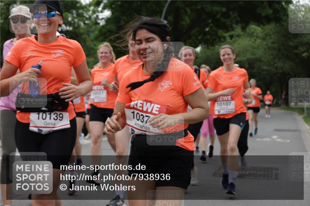 15.06.2025 - REWE Women's Run Jannik Wohlers http://msf.ph/oto/7938936 15.06.2025 08:27:22 Laufen 10139, 10057, 1037, 10107 meine-sportfotos.de