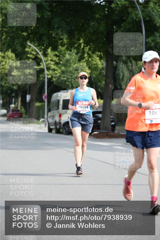 15.06.2025 - REWE Women's Run Jannik Wohlers http://msf.ph/oto/7938939 15.06.2025 09:57:00 Laufen 10254, 1061 meine-sportfotos.de
