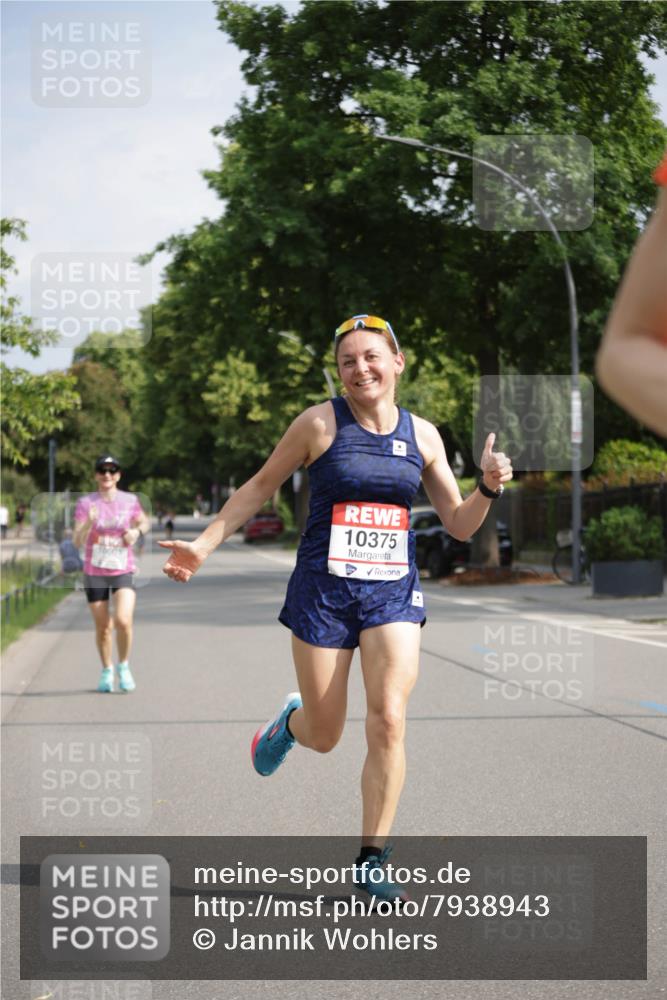 15.06.2025 - REWE Women's Run Jannik Wohlers http://msf.ph/oto/7938943 15.06.2025 08:44:22 Laufen 10375 meine-sportfotos.de