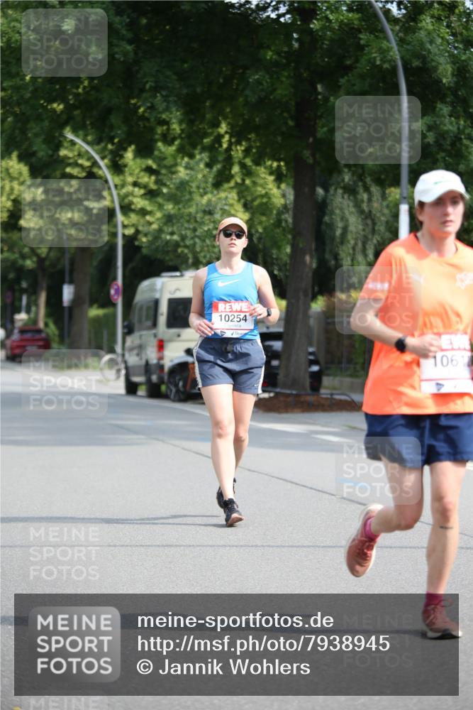 15.06.2025 - REWE Women's Run Jannik Wohlers http://msf.ph/oto/7938945 15.06.2025 09:57:01 Laufen 10254 meine-sportfotos.de
