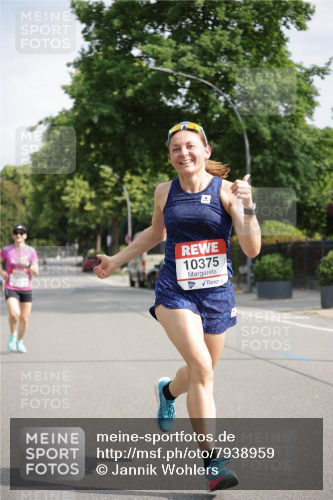 15.06.2025 - REWE Women's Run Jannik Wohlers http://msf.ph/oto/7938959 15.06.2025 08:44:23 Laufen 10375 meine-sportfotos.de