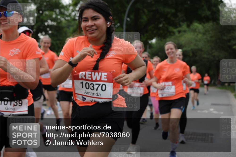 15.06.2025 - REWE Women's Run Jannik Wohlers http://msf.ph/oto/7938960 15.06.2025 08:27:22 Laufen 10139, 10370, 10760, 107 meine-sportfotos.de