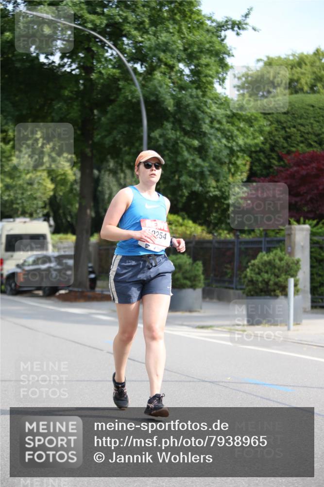 15.06.2025 - REWE Women's Run Jannik Wohlers http://msf.ph/oto/7938965 15.06.2025 09:57:02 Laufen 254 meine-sportfotos.de
