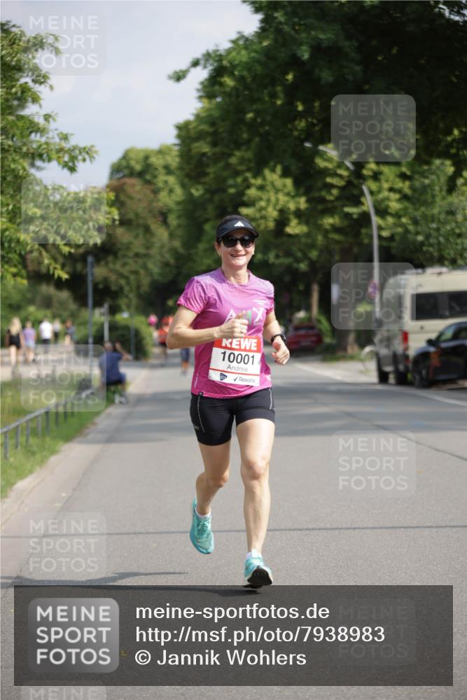 15.06.2025 - REWE Women's Run Jannik Wohlers http://msf.ph/oto/7938983 15.06.2025 08:44:24 Laufen 10001 meine-sportfotos.de