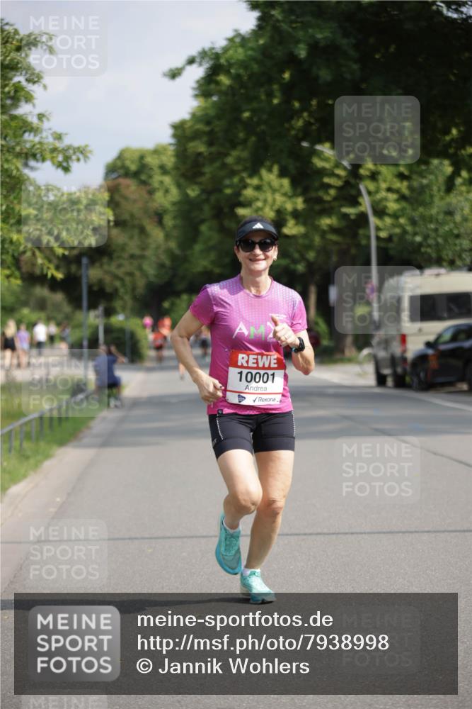 15.06.2025 - REWE Women's Run Jannik Wohlers http://msf.ph/oto/7938998 15.06.2025 08:44:24 Laufen 10001 meine-sportfotos.de