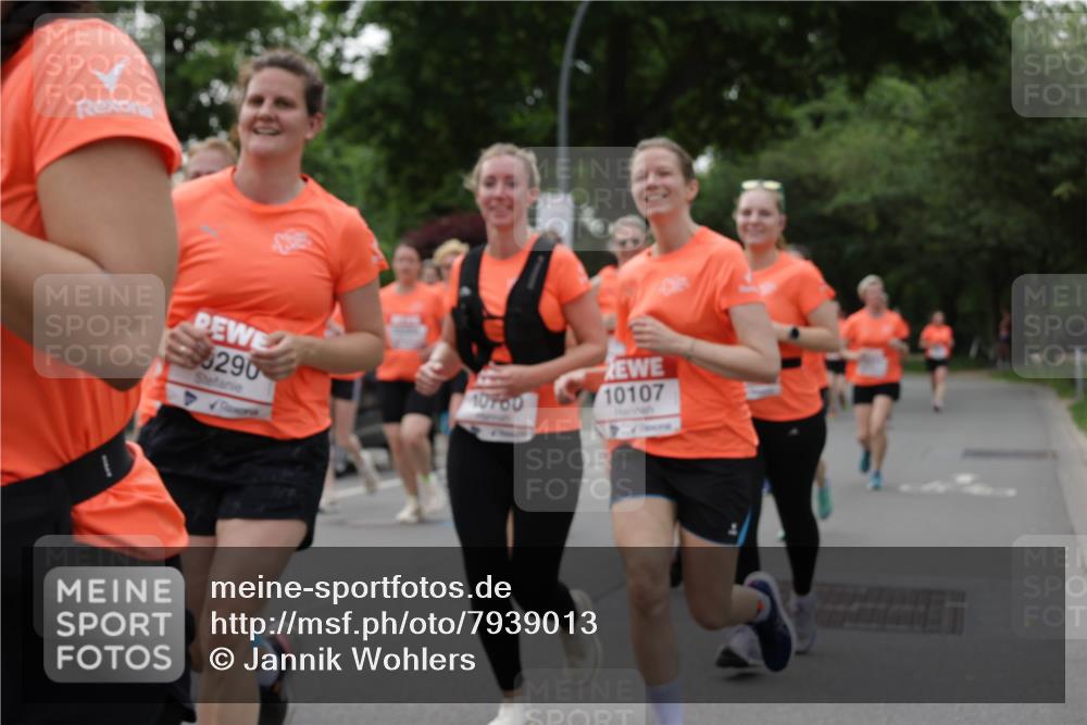 15.06.2025 - REWE Women's Run Jannik Wohlers http://msf.ph/oto/7939013 15.06.2025 08:27:22 Laufen 290, 10780, 10107 meine-sportfotos.de