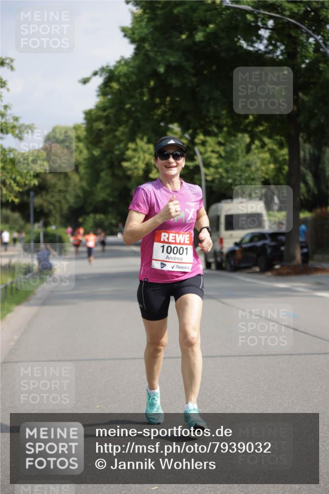 15.06.2025 - REWE Women's Run Jannik Wohlers http://msf.ph/oto/7939032 15.06.2025 08:44:24 Laufen 10001 meine-sportfotos.de