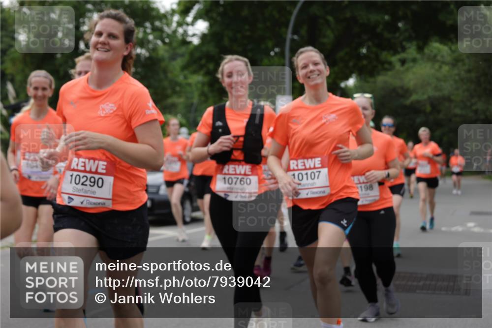 15.06.2025 - REWE Women's Run Jannik Wohlers http://msf.ph/oto/7939042 15.06.2025 08:27:22 Laufen 10290, 10760, 10107, 198 meine-sportfotos.de