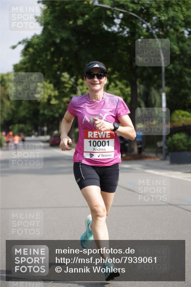 15.06.2025 - REWE Women's Run Jannik Wohlers http://msf.ph/oto/7939061 15.06.2025 08:44:25 Laufen 10001 meine-sportfotos.de