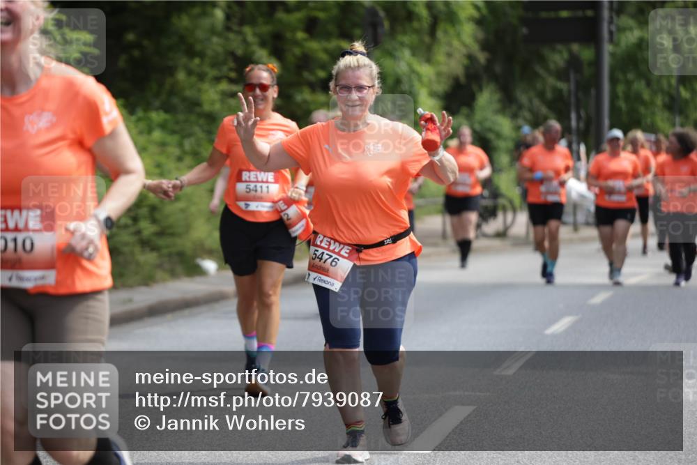 15.06.2025 - REWE Women's Run Jannik Wohlers http://msf.ph/oto/7939087 15.06.2025 10:14:38 Laufen 5411, 5476, 010 meine-sportfotos.de