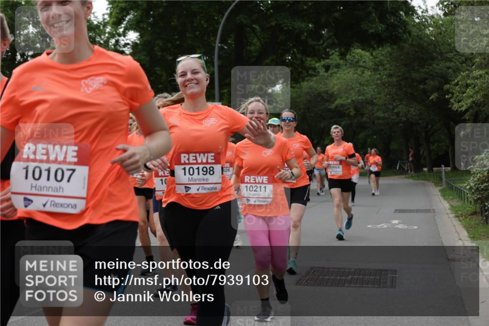 15.06.2025 - REWE Women's Run Jannik Wohlers http://msf.ph/oto/7939103 15.06.2025 08:27:23 Laufen 10107, 10, 10198, 26, 10211, 10664 meine-sportfotos.de