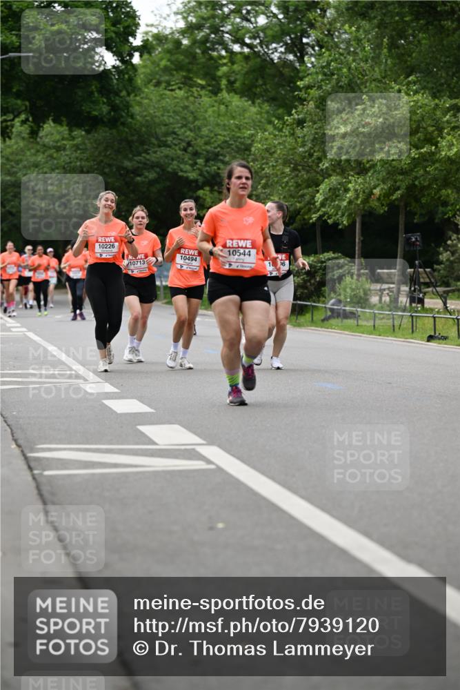 15.06.2025 - REWE Women's Run Dr. Thomas Lammeyer http://msf.ph/oto/7939120 15.06.2025 09:20:25 Laufen 10226, 10544, 10494, 10713 meine-sportfotos.de