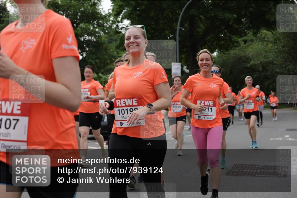 15.06.2025 - REWE Women's Run Jannik Wohlers http://msf.ph/oto/7939124 15.06.2025 08:27:23 Laufen 107, 0263, 10199, 10826, 211, 10664 meine-sportfotos.de