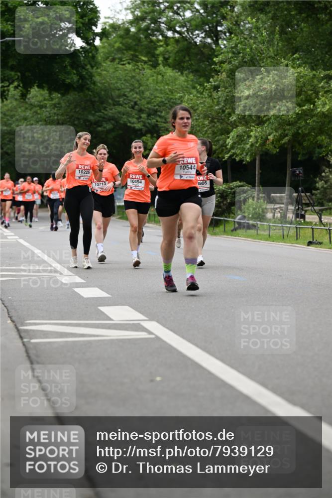 15.06.2025 - REWE Women's Run Dr. Thomas Lammeyer http://msf.ph/oto/7939129 15.06.2025 09:20:25 Laufen 10226, 10713, 10494, 10544, 0806 meine-sportfotos.de