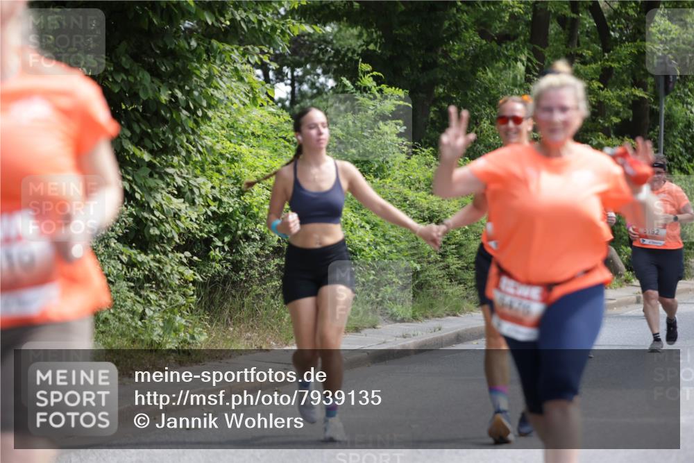 15.06.2025 - REWE Women's Run Jannik Wohlers http://msf.ph/oto/7939135 15.06.2025 10:14:39 Laufen 6446, 5192 meine-sportfotos.de