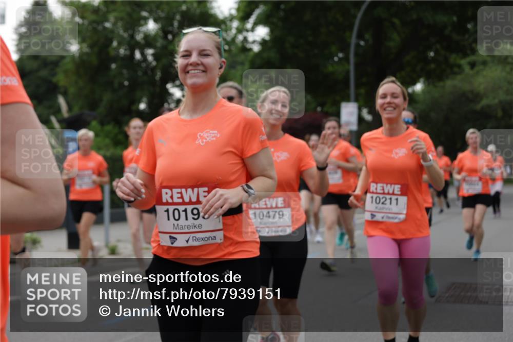 15.06.2025 - REWE Women's Run Jannik Wohlers http://msf.ph/oto/7939151 15.06.2025 08:27:24 Laufen 1019, 10479, 10211 meine-sportfotos.de