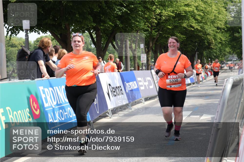 15.06.2025 - REWE Women's Run Strokosch-Dieckow http://msf.ph/oto/7939159 15.06.2025 11:14:13 Ziel 5330, 5466 meine-sportfotos.de