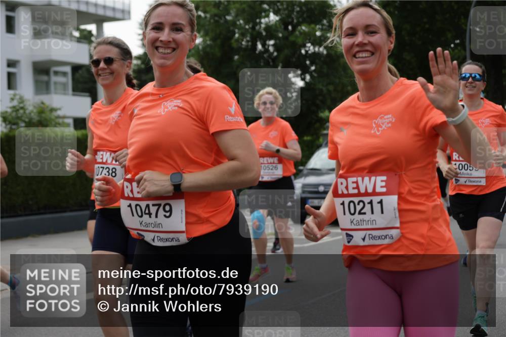 15.06.2025 - REWE Women's Run Jannik Wohlers http://msf.ph/oto/7939190 15.06.2025 08:27:24 Laufen 10738, 10479, 10526, 10211, 0055 meine-sportfotos.de