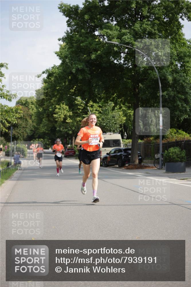 15.06.2025 - REWE Women's Run Jannik Wohlers http://msf.ph/oto/7939191 15.06.2025 08:44:43 Laufen 0726 meine-sportfotos.de