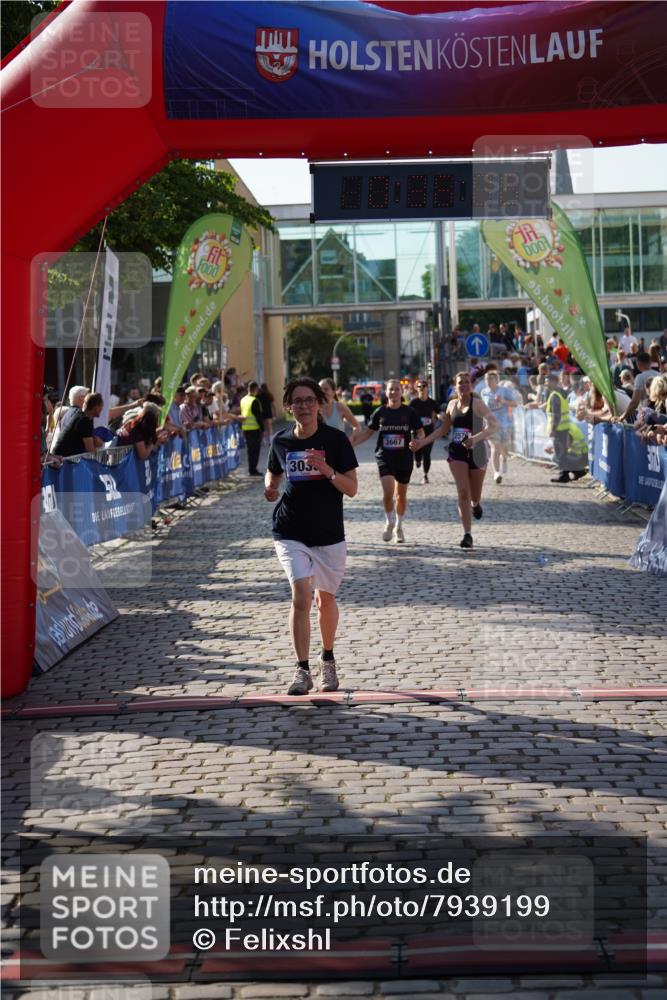 13.06.2025 - Holstenköstenlauf Felixshl http://msf.ph/oto/7939199 13.06.2025 18:06:07 Laufen 2576, 2915, 2954, 3035, 3661, 3667 meine-sportfotos.de