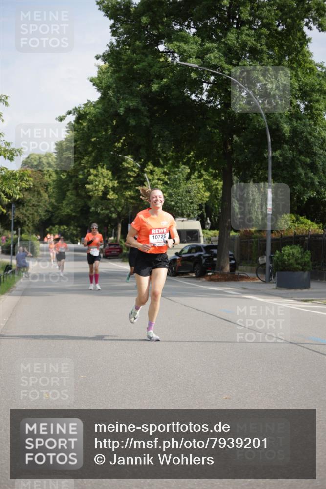15.06.2025 - REWE Women's Run Jannik Wohlers http://msf.ph/oto/7939201 15.06.2025 08:44:43 Laufen 10726 meine-sportfotos.de