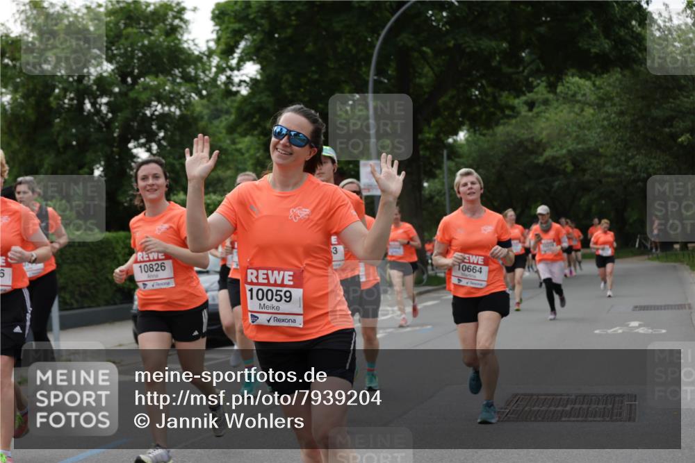 15.06.2025 - REWE Women's Run Jannik Wohlers http://msf.ph/oto/7939204 15.06.2025 08:27:25 Laufen 6, 10826, 10059, 3, 10664 meine-sportfotos.de
