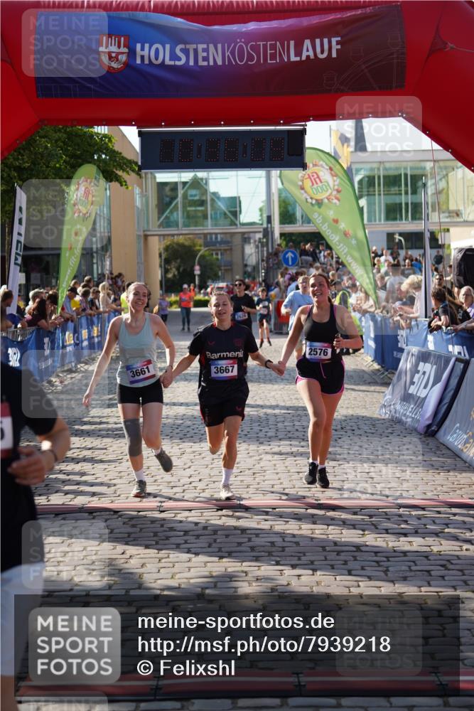 13.06.2025 - Holstenköstenlauf Felixshl http://msf.ph/oto/7939218 13.06.2025 18:06:10 Laufen 2576, 2626, 2915, 3035, 3661, 3667, 3679 meine-sportfotos.de