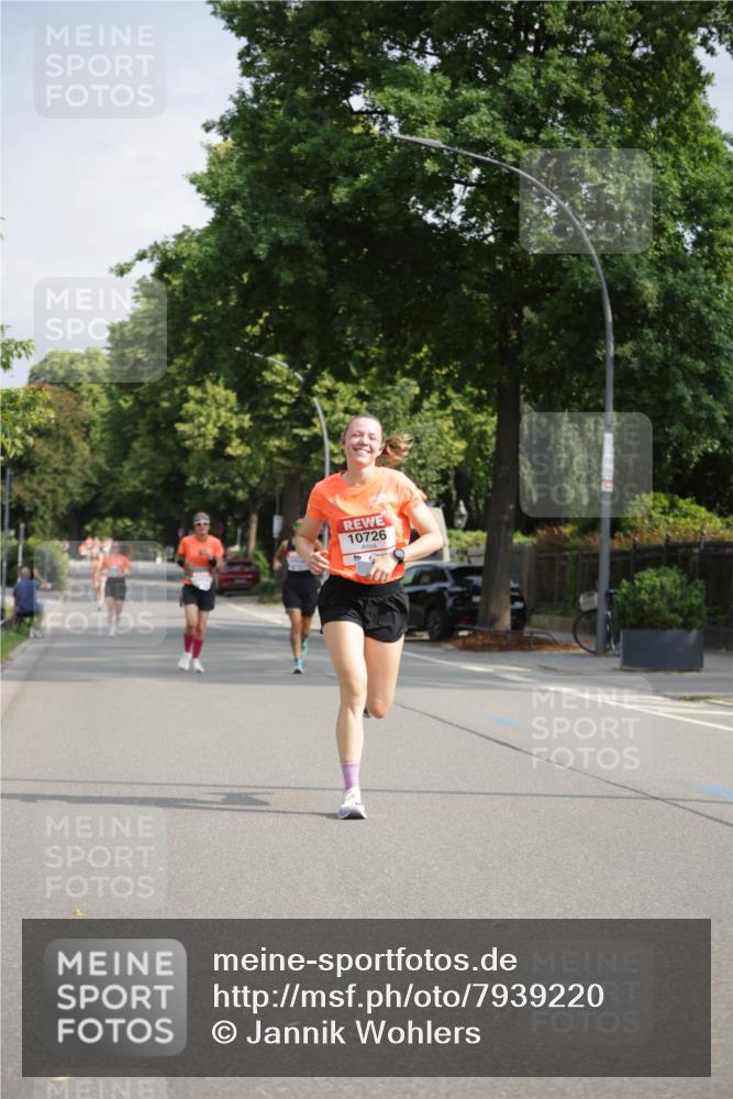 15.06.2025 - REWE Women's Run Jannik Wohlers http://msf.ph/oto/7939220 15.06.2025 08:44:44 Laufen 10726 meine-sportfotos.de