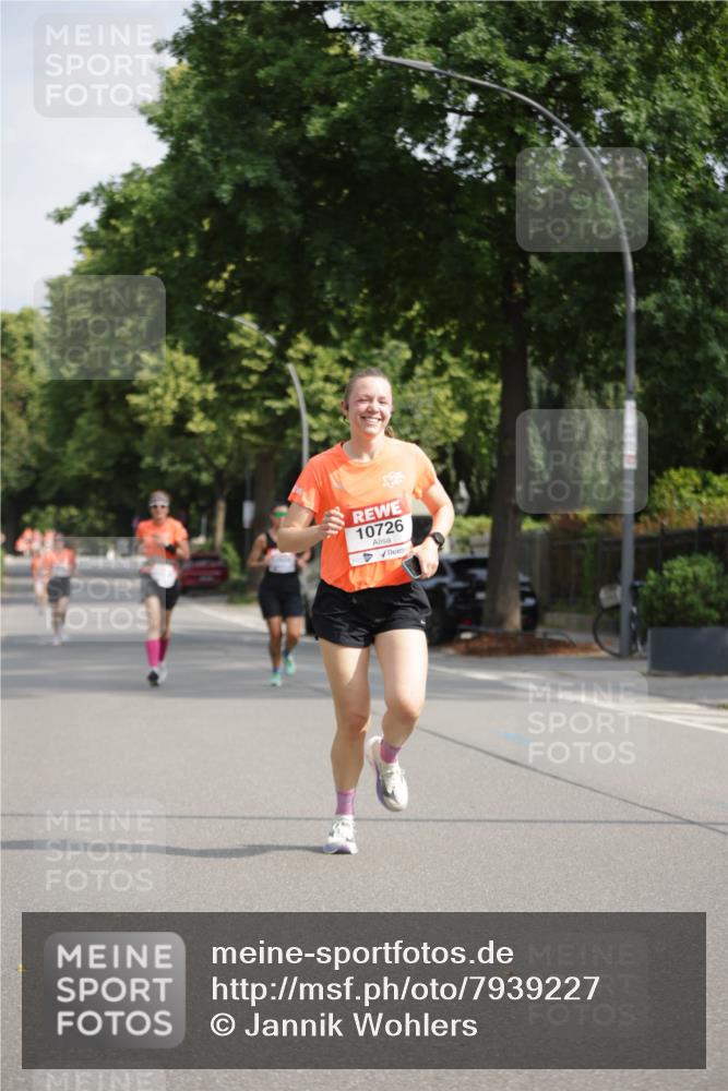 15.06.2025 - REWE Women's Run Jannik Wohlers http://msf.ph/oto/7939227 15.06.2025 08:44:44 Laufen 10726 meine-sportfotos.de