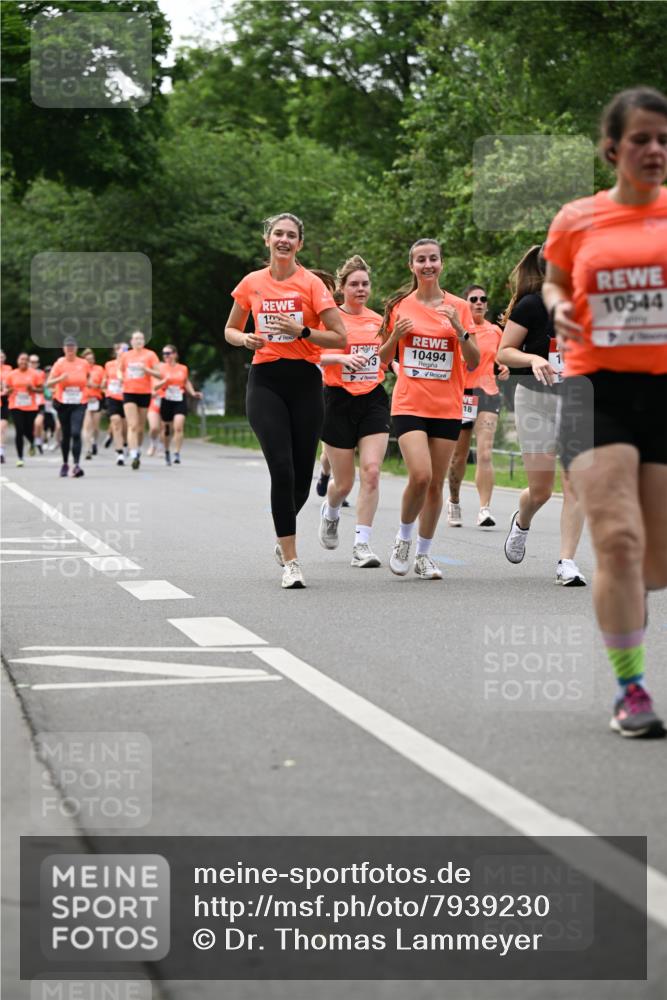 15.06.2025 - REWE Women's Run Dr. Thomas Lammeyer http://msf.ph/oto/7939230 15.06.2025 09:20:27 Laufen 3, 10494, 18, 10544 meine-sportfotos.de