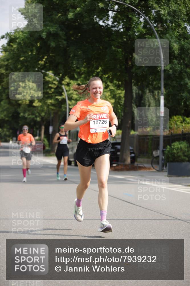 15.06.2025 - REWE Women's Run Jannik Wohlers http://msf.ph/oto/7939232 15.06.2025 08:44:44 Laufen 10726 meine-sportfotos.de